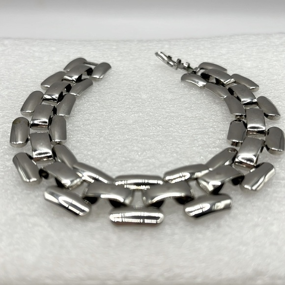 Napier Shiny Silver Bracelet Chunky Large Bracelet Vintage - Picture 3 of 9